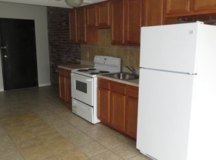 285 Moon Clinton Rd APT 19, Coraopolis, PA 15108