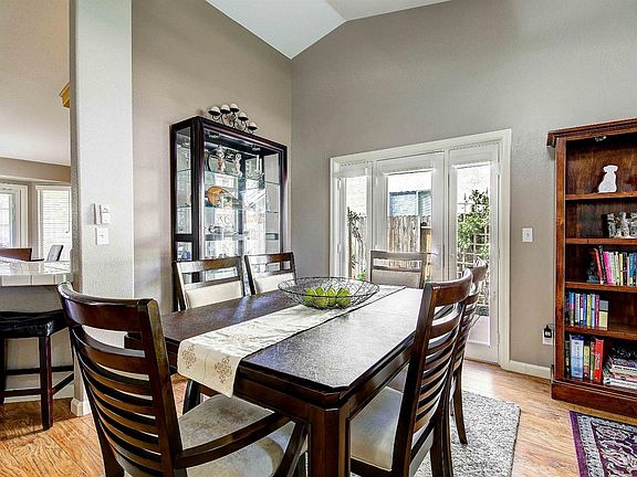 4th image of 609 Belhurst Ct