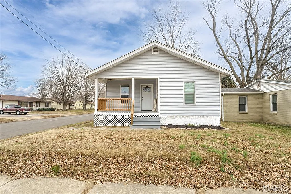 3028 Marshall Ave photo 1