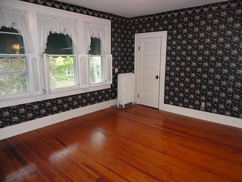 4th image of 1095 N Jefferson St