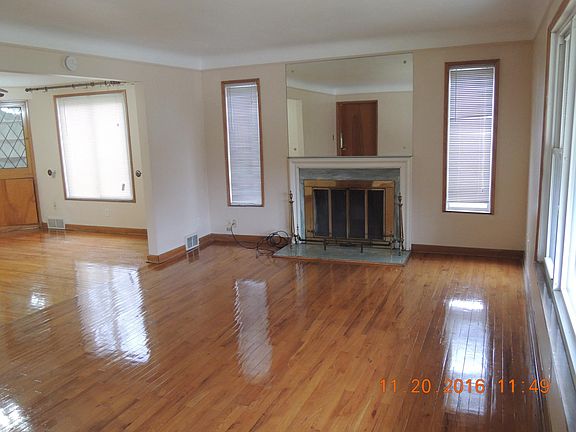 5th image of 2291 Lakeview Ave