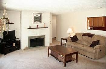 4th image of 4955 Algonquin Way