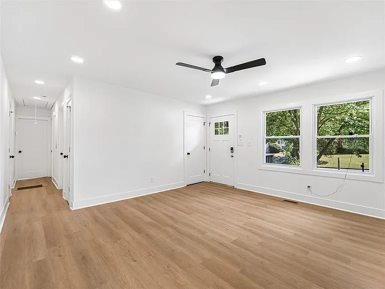 454 Oak Dr SE — Photo 6