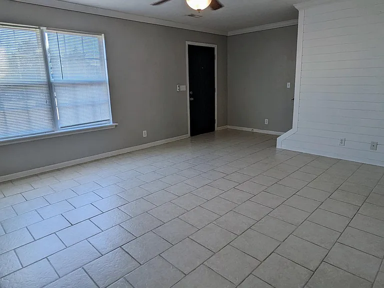 659 Legacy Dr — Photo 4