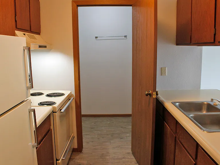920 Southland Ln — Photo 10