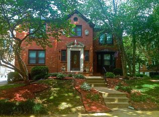 7543 York Dr, Clayton, MO 63105