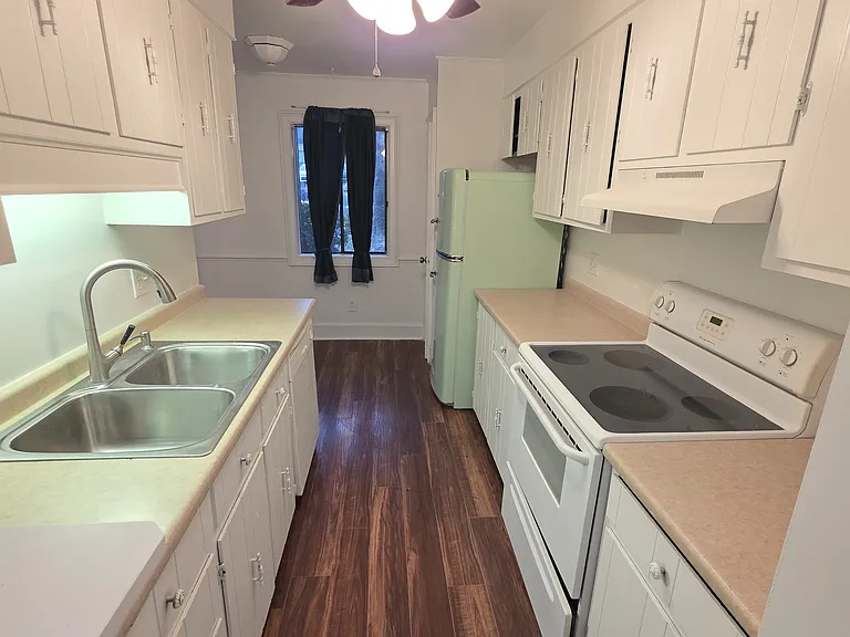 7937 Charter Oak Ln — Photo 9