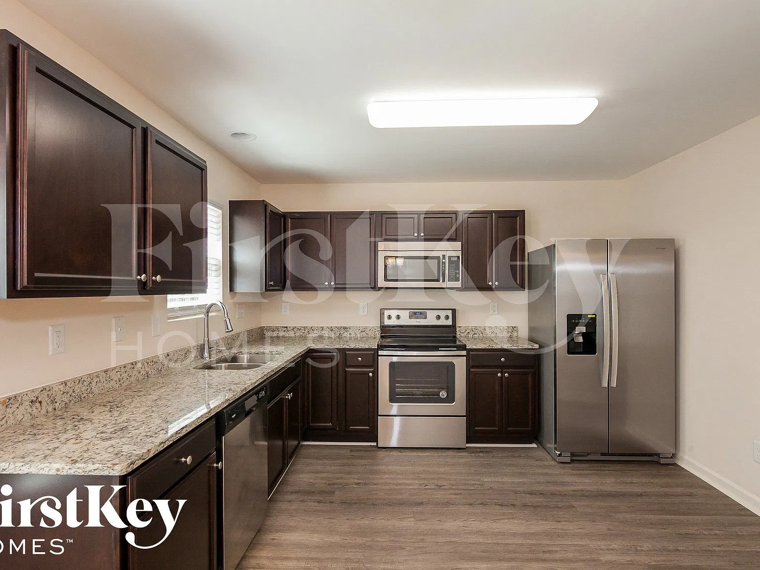 4 bed, 2.5 bath, 1600 sqft, $2,235 — Photo 4