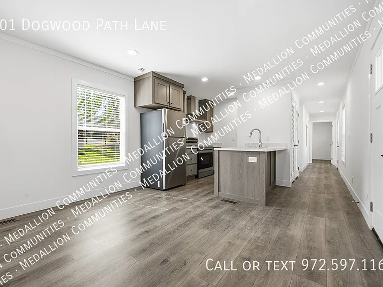 201 Dogwood Path Ln — Photo 1