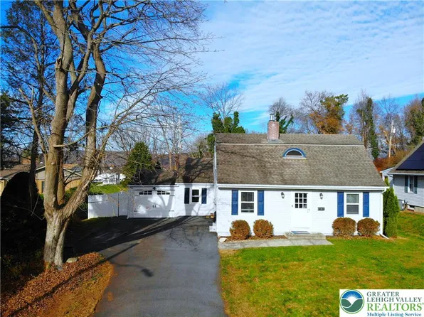 915 Birch Rd, Hellertown, PA 18055