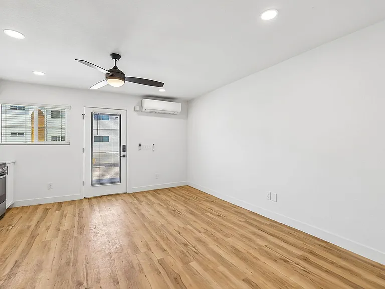 The Crest |NEWLY Renovated Studios, Lofts, 1, 2 & 3 Bedroom Homes Near the Beach — Photo 42