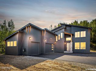 6714 N Goodwin Cir, Palmer, AK 99645