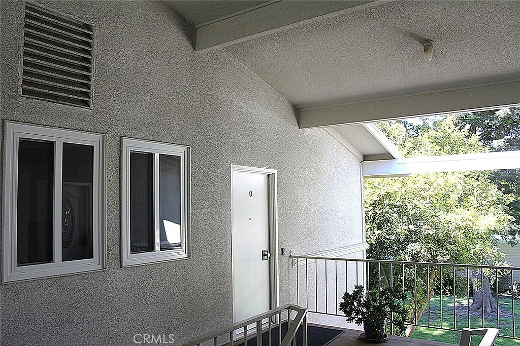 2 bed, 1010 sqft, $2,600 — Photo 3