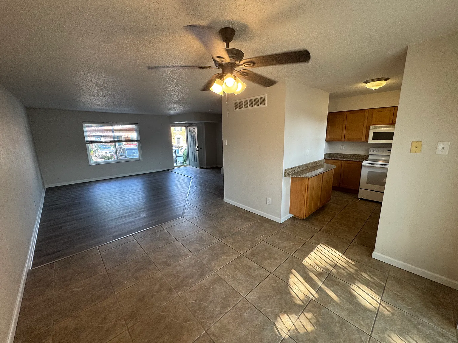 1020 Lacouer Dr — Photo 1