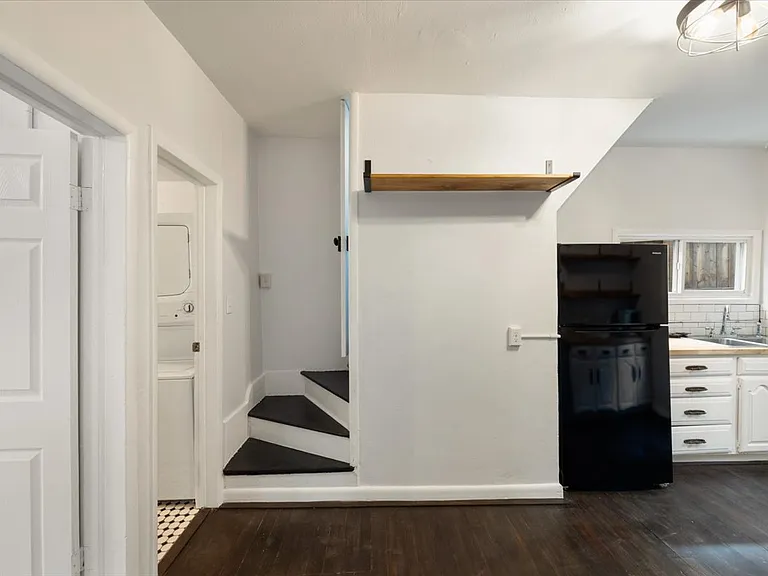 125R Ruxton Ave #2 — Photo 4
