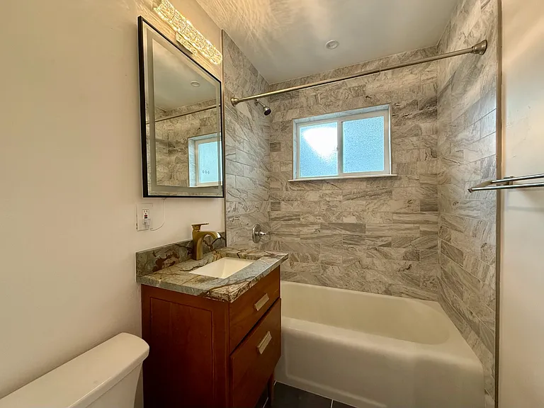 1415 S Jackson St — Photo 16