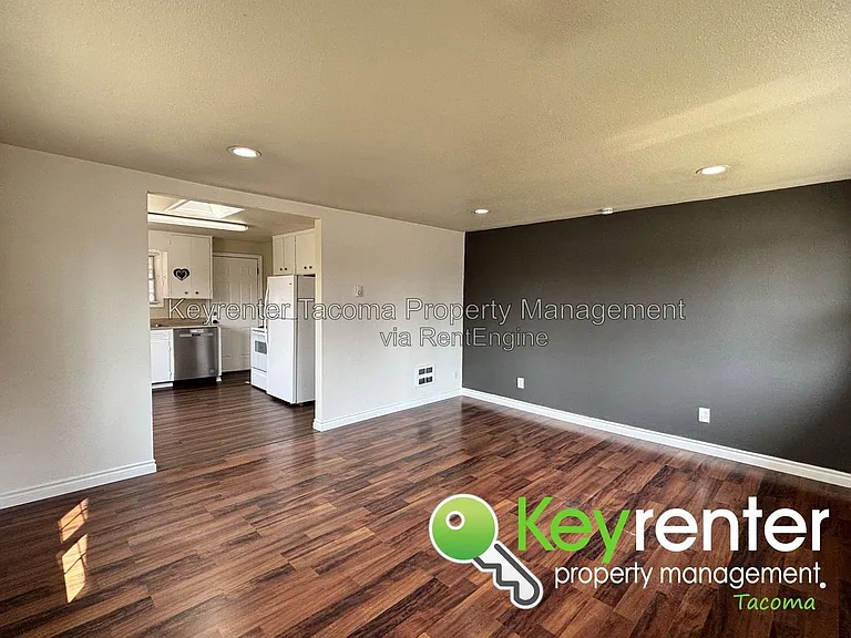 11916 Alaska St S — Photo 2