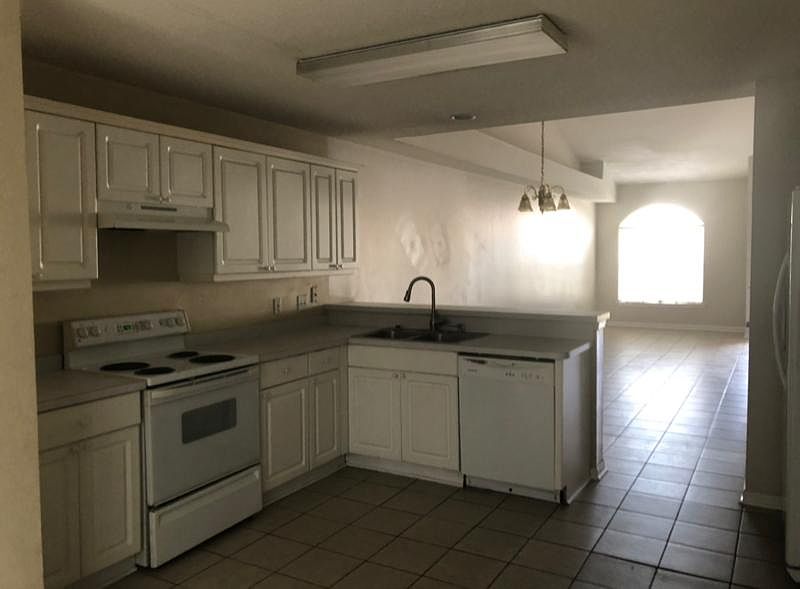 2nd image of 1439 Tiger Lake Dr