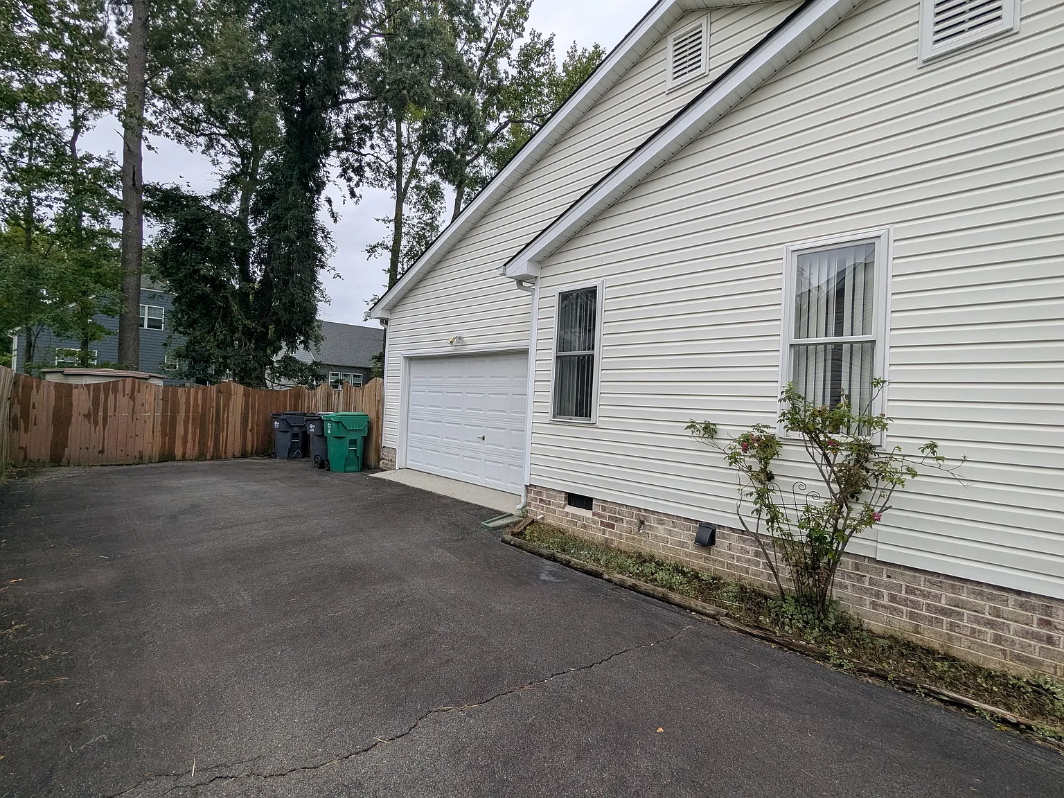 3 bed, 1464 sqft, $2,150 — Photo 2