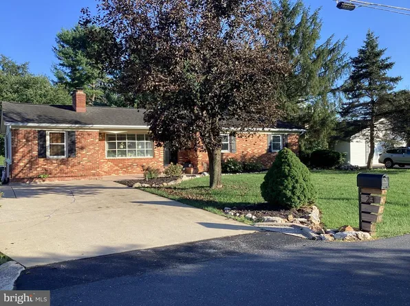 23 Greenfield Rd, Luray, VA 22835