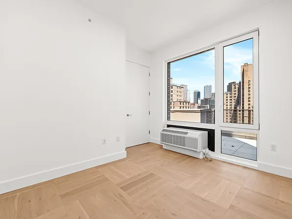 526 Baltic Street image 4 of 56