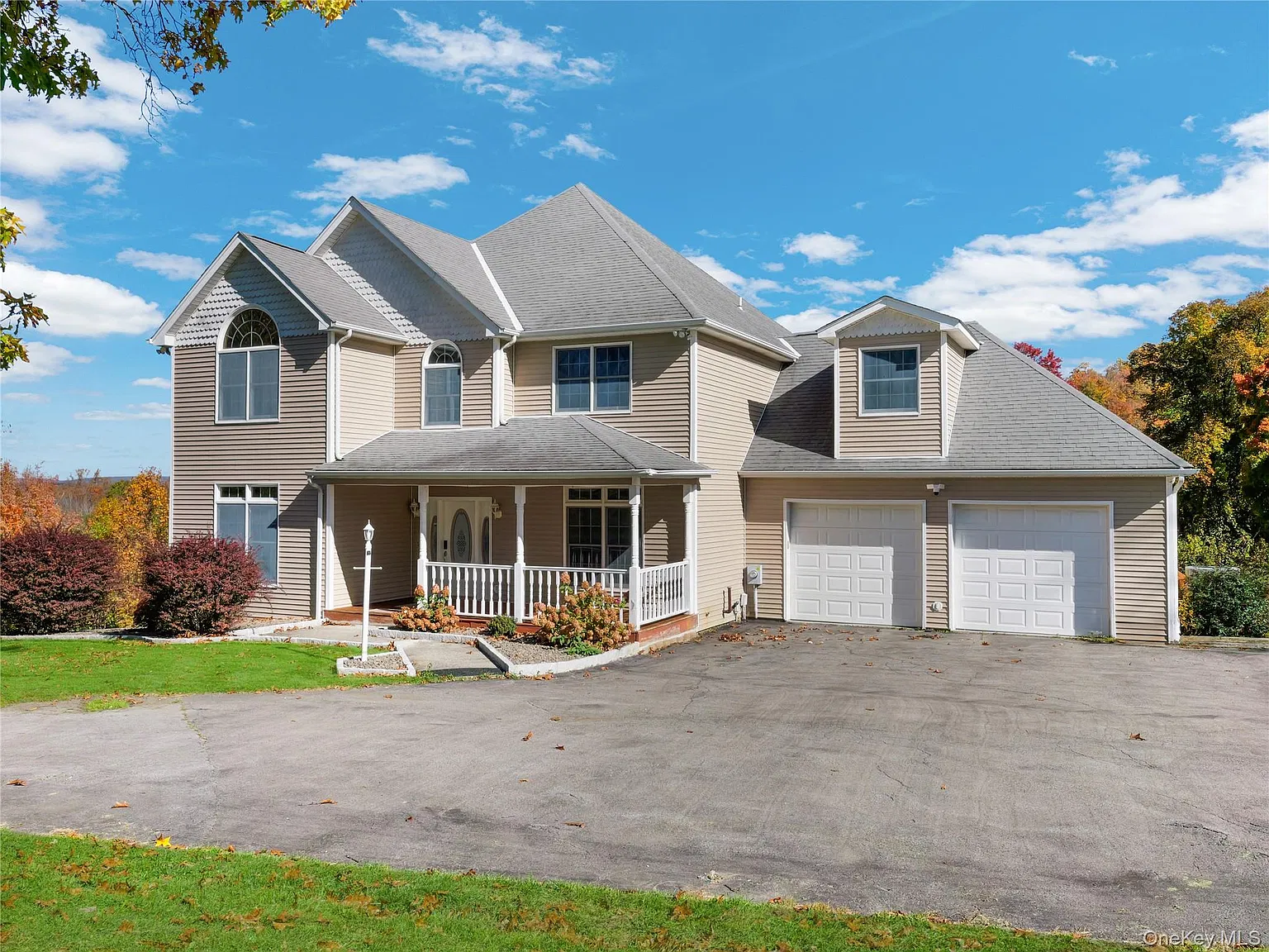 4 bed, 2.5 bath, 3172 sqft, $5,500 — Photo 2