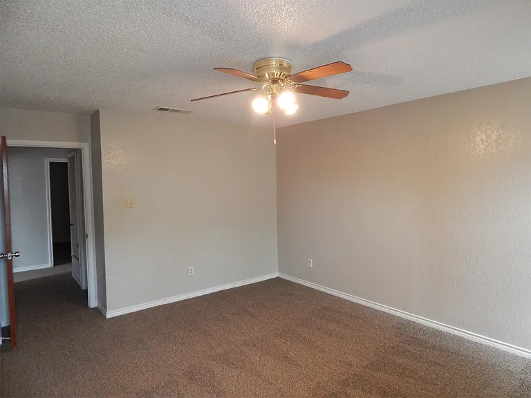 4503 River Oaks Dr — Photo 33
