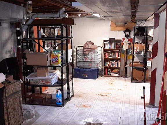 5th image of 14843 White Ave