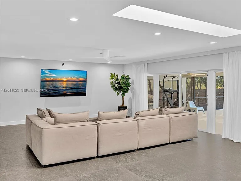 840 S Southlake Dr — Photo 15