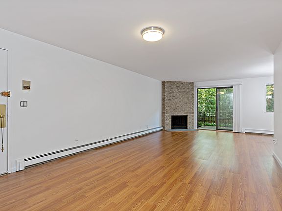 3rd image of 107 N Broadway APT 101
