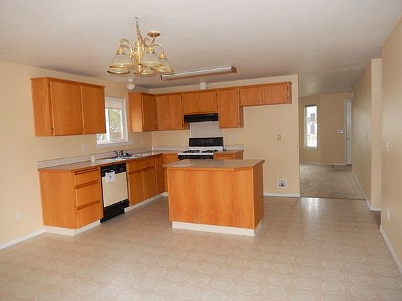 2nd image of 318 Williams Blvd NW