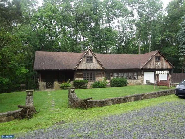 351 Ben Franklin Hwy W, Douglassville, PA 19508