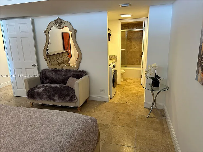 6039 Collins Ave #1510 — Photo 11