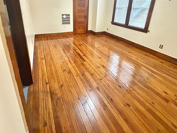 5th image of 94 Hobart St #3