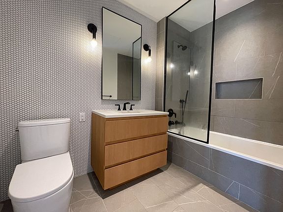 4th image of 275 Rodney St #1101