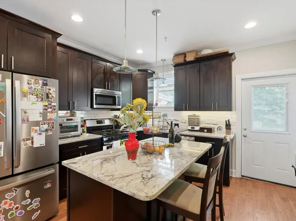 2207 E Oakdale St, Philadelphia, PA 19125