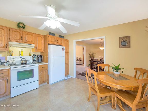 4th image of 732 Cypress Dr