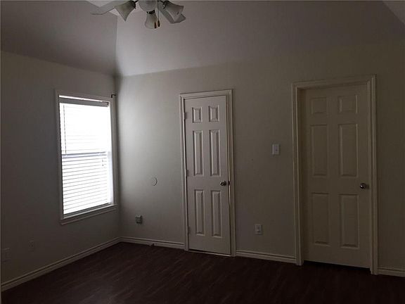 4th image of 8921 Eastwood Ave
