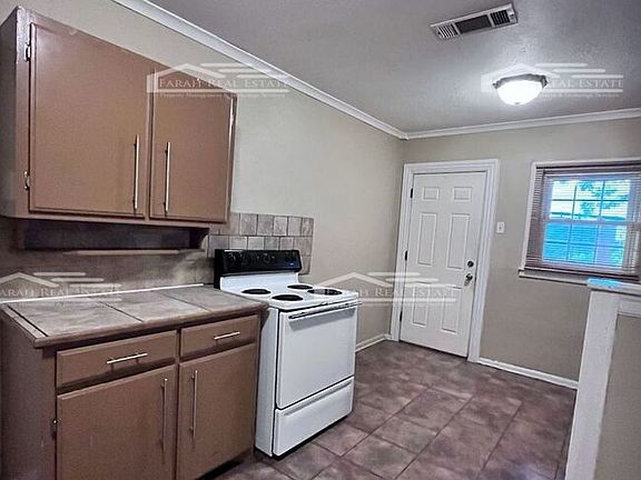 3rd image of 306 Blevins St #306