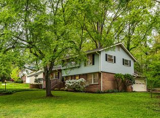 300 Manning Dr, Charlotte, NC 28209