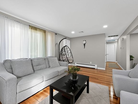 4th image of 13 McAuliffe Rd
