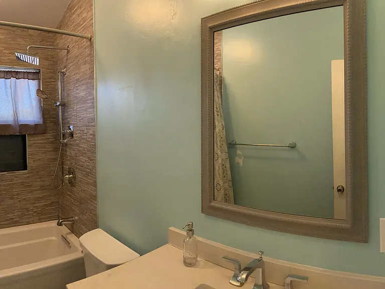 Mount Ararat Dr — Photo 20
