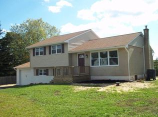 56 Panepinto Dr, Schwenksville, PA 19473
