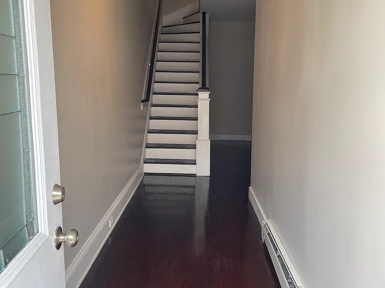 811 Ferry St #2 — Photo 2