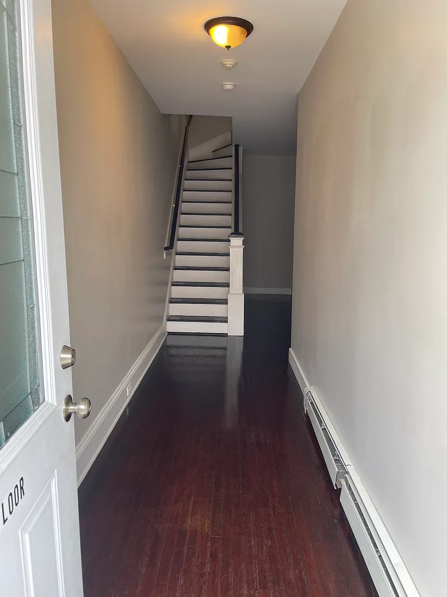 Building Photo - 811 Ferry St #2