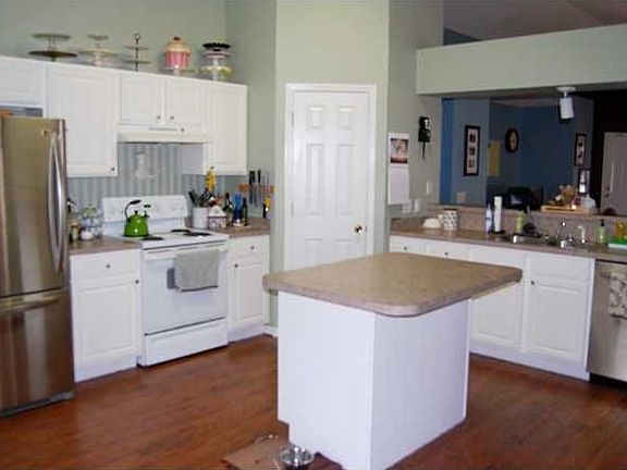 3rd image of 2041 Reserve Blvd