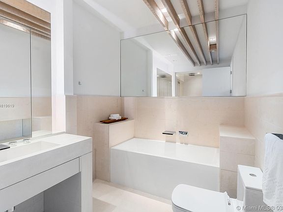 5th image of 102 24th St #Penthouse 1608
