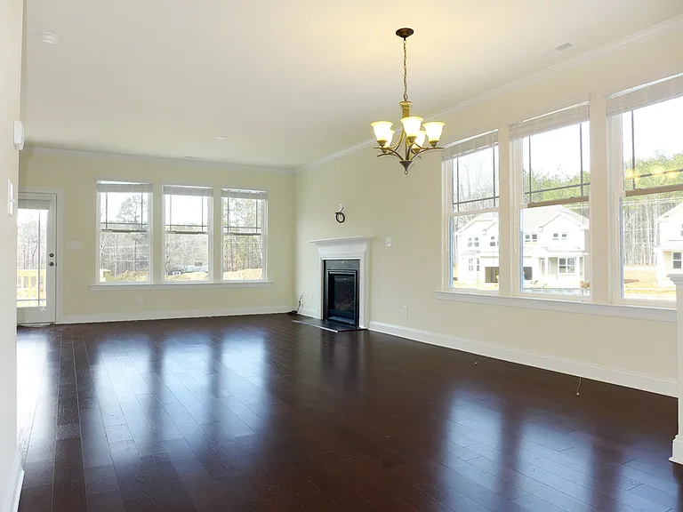 112 Bella Dr — Photo 4