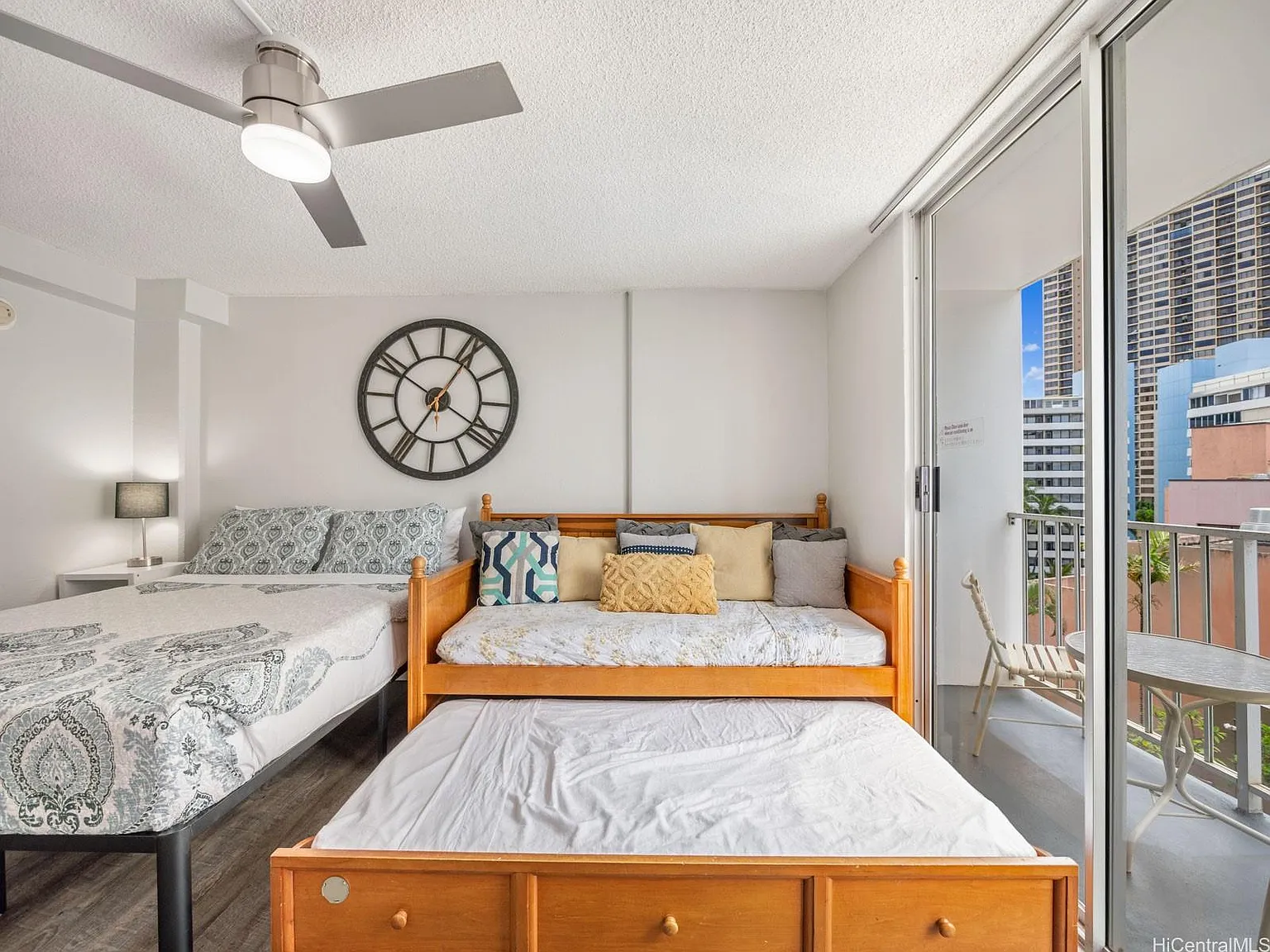 Studio, 320 sqft, $1,850 — Photo 4