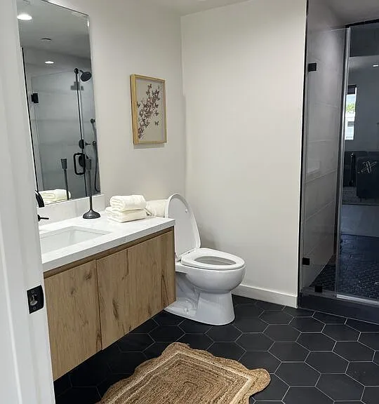 124 S Croft Ave #403 — Photo 11